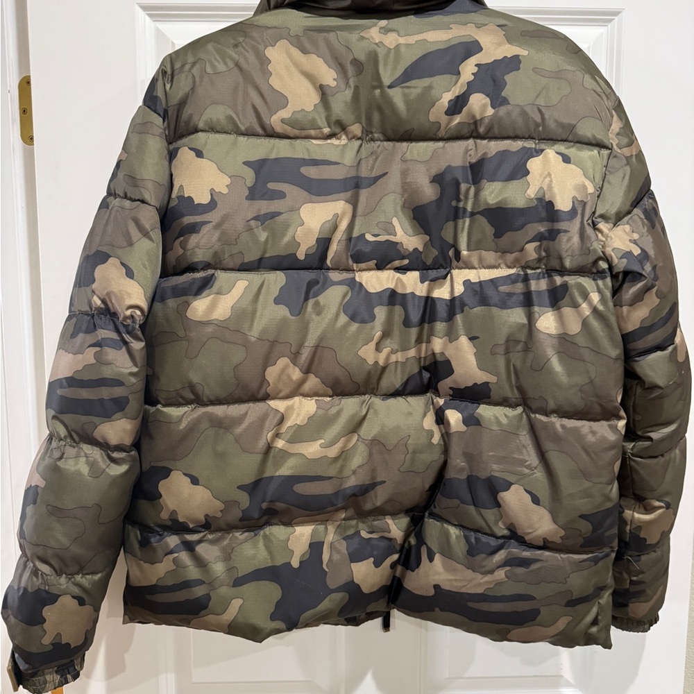 Old Navy Men's Camouflage Puffer Jacket - Olive/Khaki/Black - Picture 2 of 6